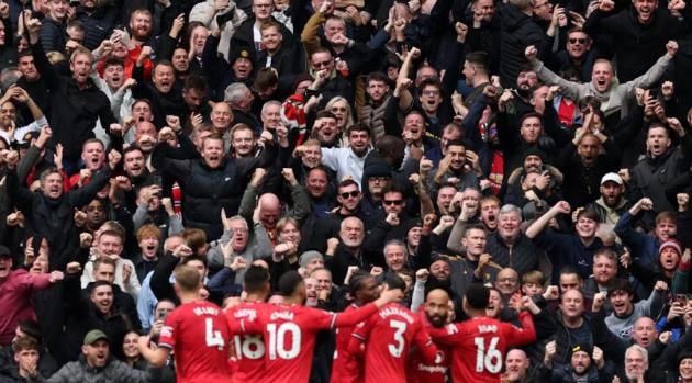 Manchester United vẫn đang loay hoay tìm kiếm một trung phong đẳng cấp thế giới sau khi bỏ lỡ Kane.