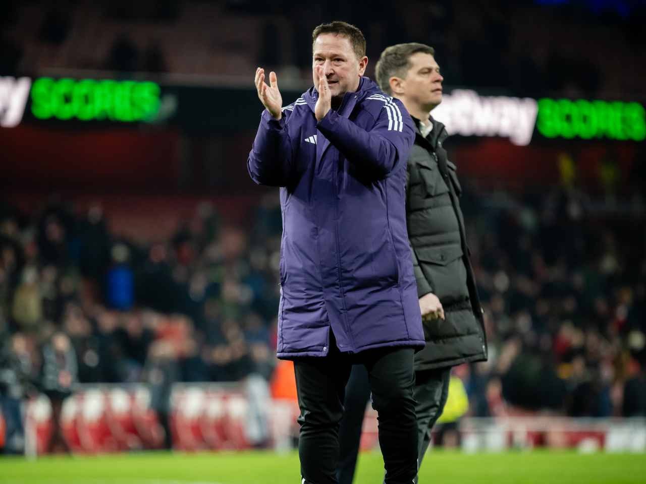Steve Holland đóng vai trò quan trọng trong việc xây dựng hệ thống chiến thuật mới.