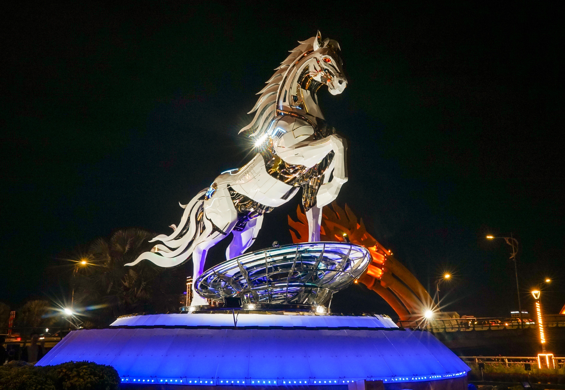 مدل اسب رباتیک «اسب طلایی ۴.۰» شب‌ها روشن می‌شود. عکس: شوان سون