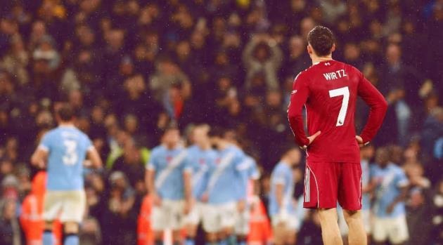Florian Wirtz thất vọng trong trận thua Man City