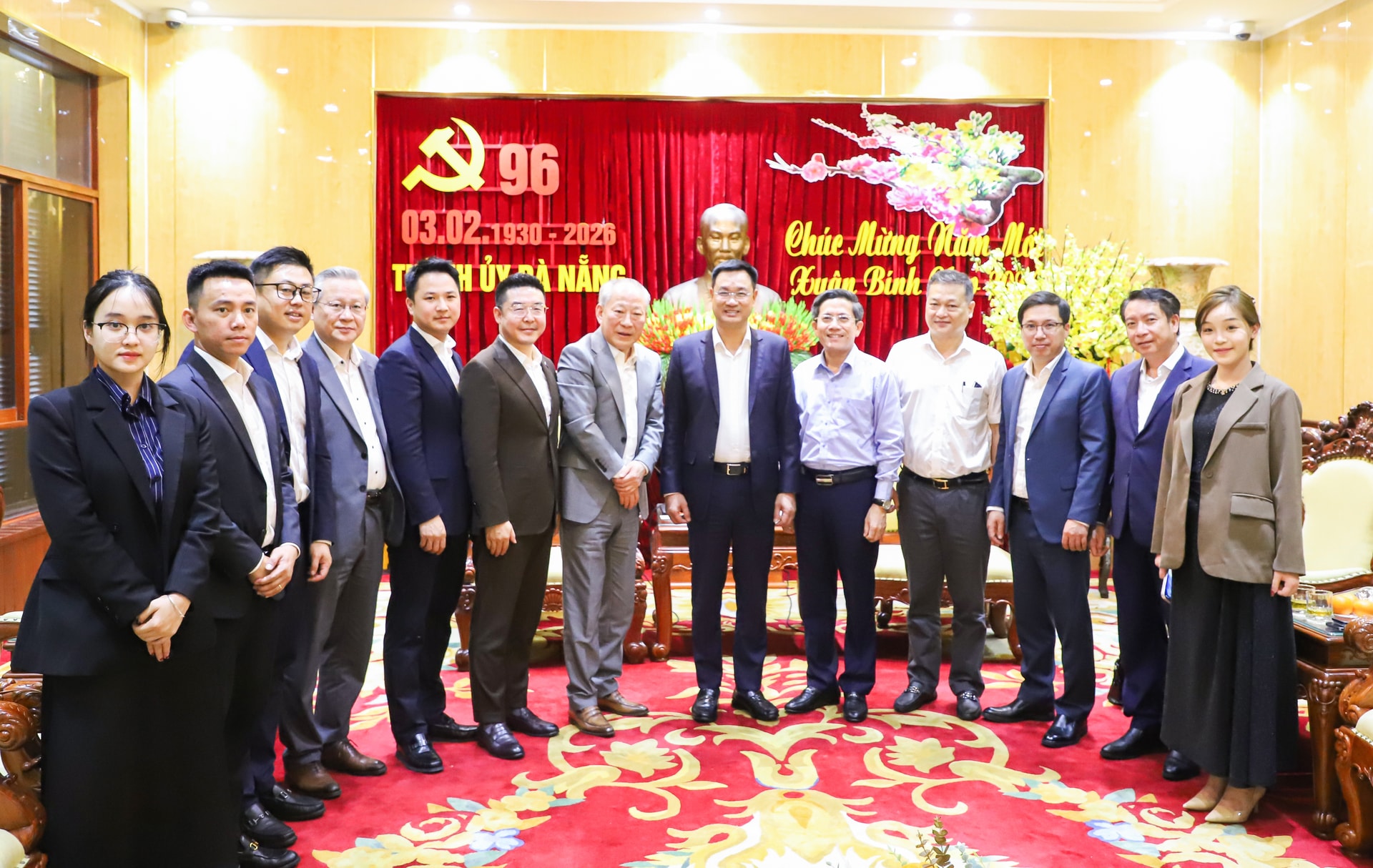 10-2 bi thu chup anh luu niem