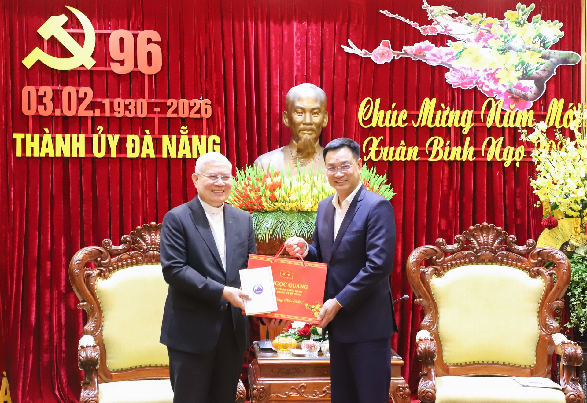 10-2 BI THU THANH UY
