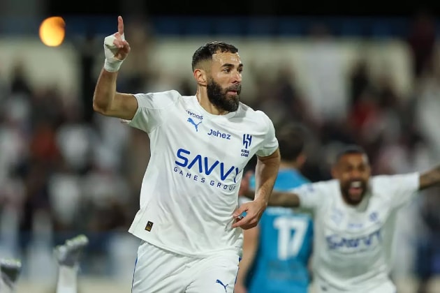 Ronaldo có lý do để giận dữ khi đối thủ Al-Hilal chiêu mộ được Benzema.