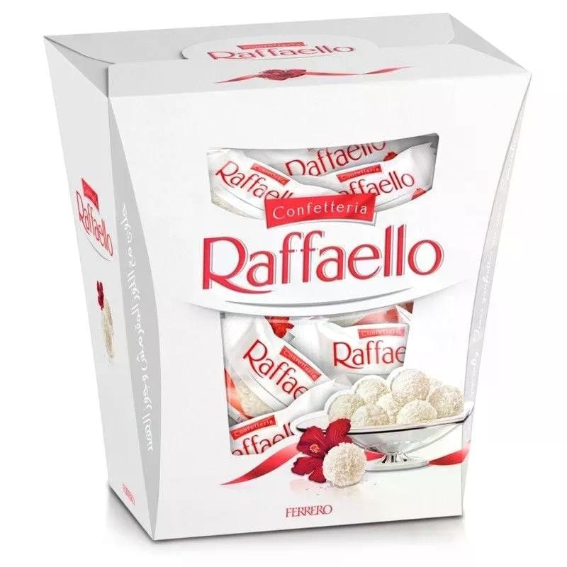 Kẹo Raffaello được săn đón dịp Tết