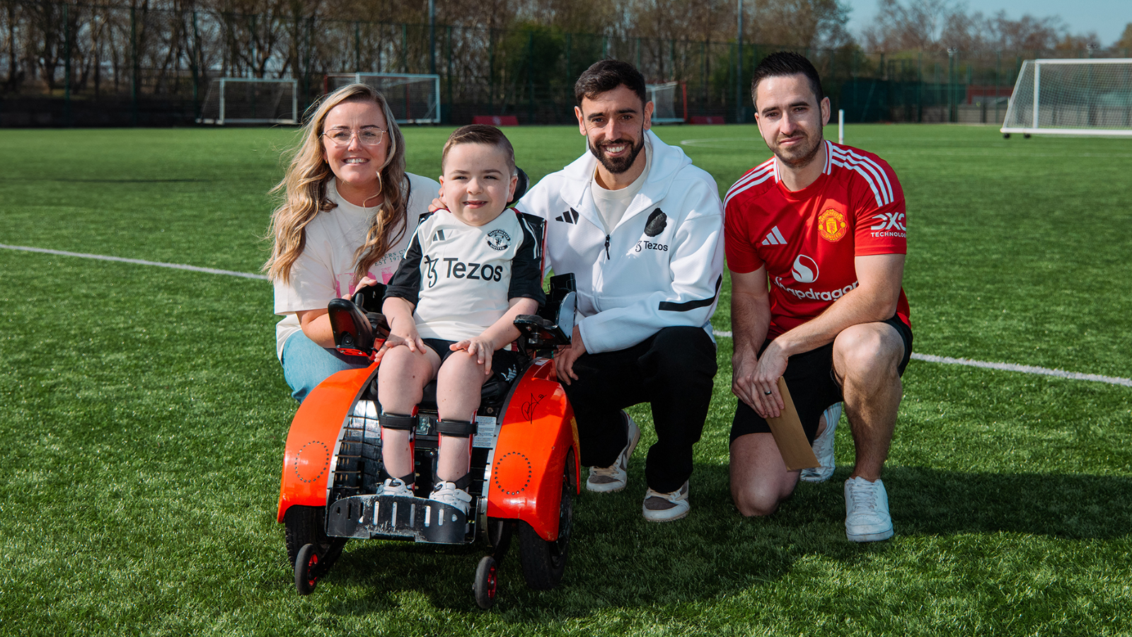 Bruno Fernandes luôn là tấm gương mẫu mực cho các cầu thủ trẻ tại học viện Carrington.