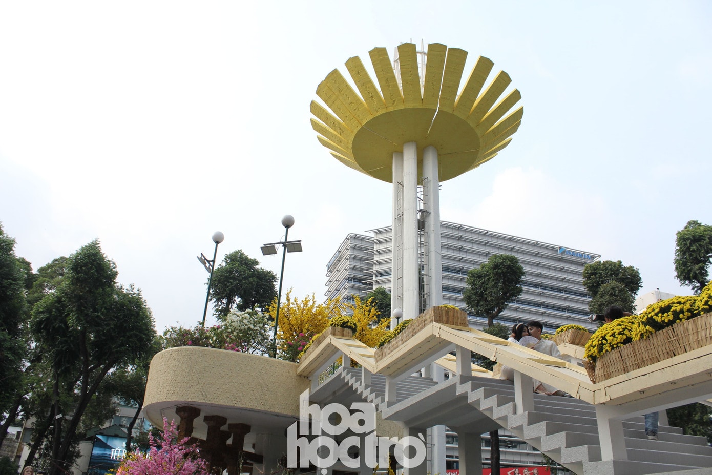 Tháp Hồ Con Rùa mới sơn lại
