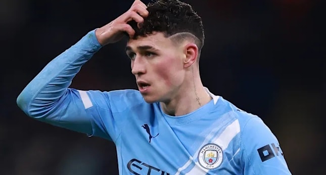 Phil Foden ăn mừng bàn thắng vào lưới Fulham, đối thủ ưa thích của tiền vệ người Anh.