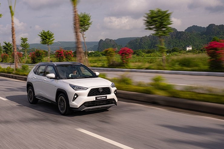 Đuôi xe Toyota Yaris Cross thiết kế vuông vức