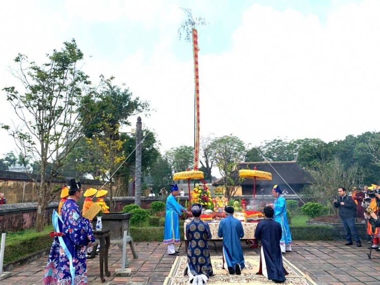 Dựng nêu ở Triệu Miếu Đại Nội Huế