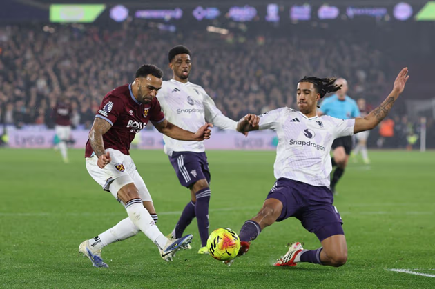 Leny Yoro có màn trình diễn ấn tượng sau khi vào sân từ băng ghế dự bị trong trận gặp West Ham.