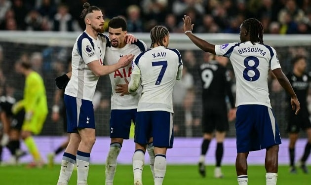 Tottenham thất bại 1-2 trước Newcastle tại sân nhà và rơi xuống vị trí thứ 16 Ngoại hạng Anh.