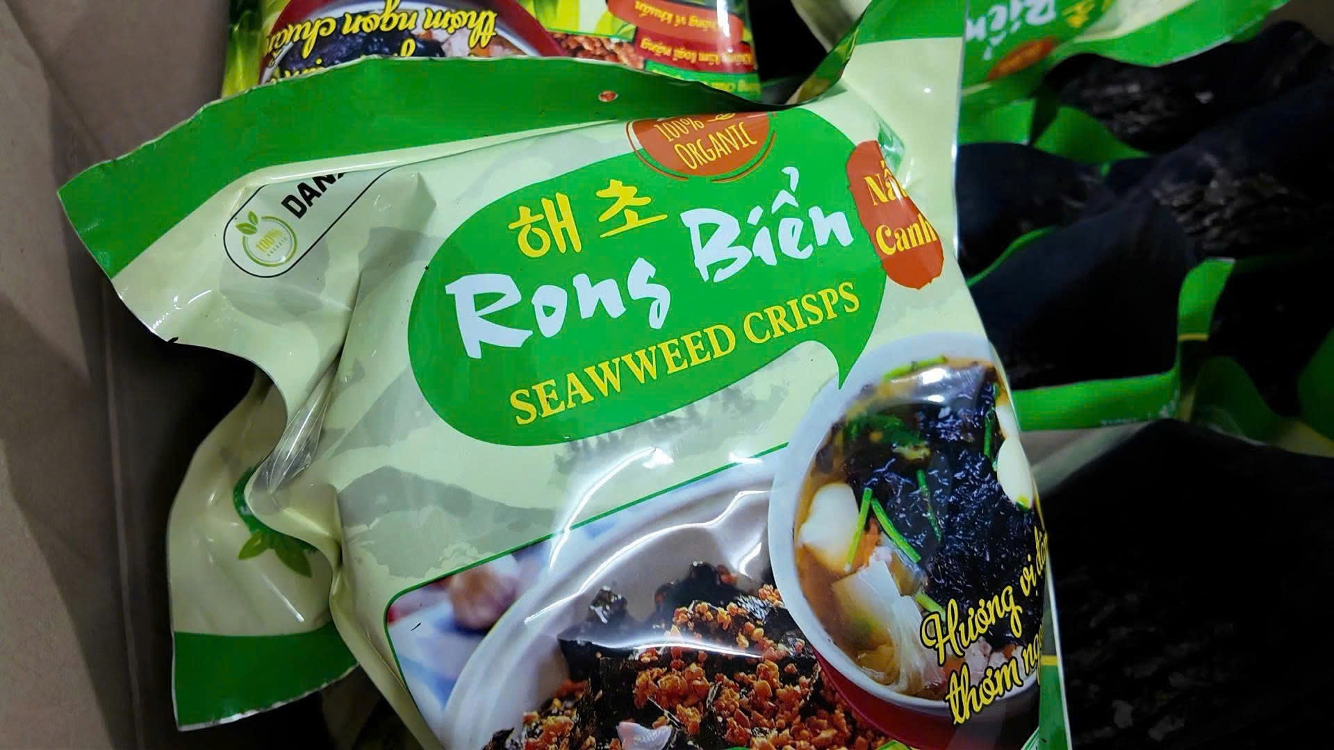 Số rong biển giả tại Công ty TNHH sản xuất và thương mại DANA FOOD (phường Hòa Khánh). Ảnh: Công an cung cấp