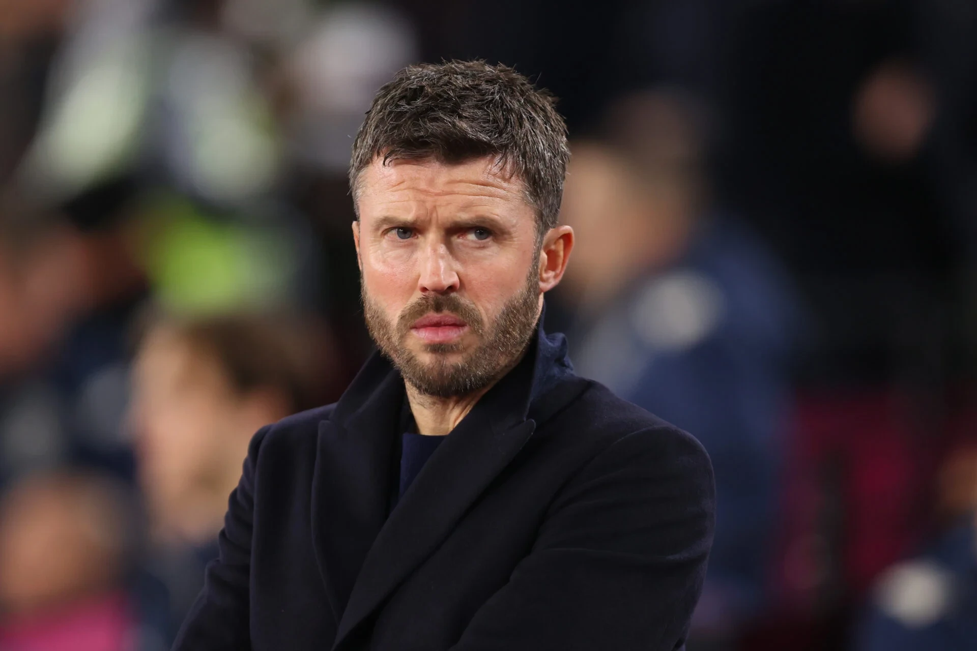 HLV Michael Carrick cần đưa ra quyết định quan trọng về nhân sự hàng công.
