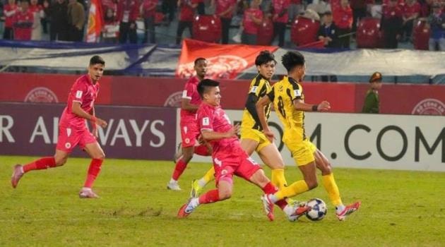 Nguyễn Quang Hải tỏa sáng rực rỡ với cú đúp bàn thắng vào lưới Tampines Rovers.
