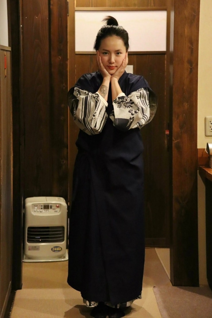 Phương Linh diện Yukata tại homestay