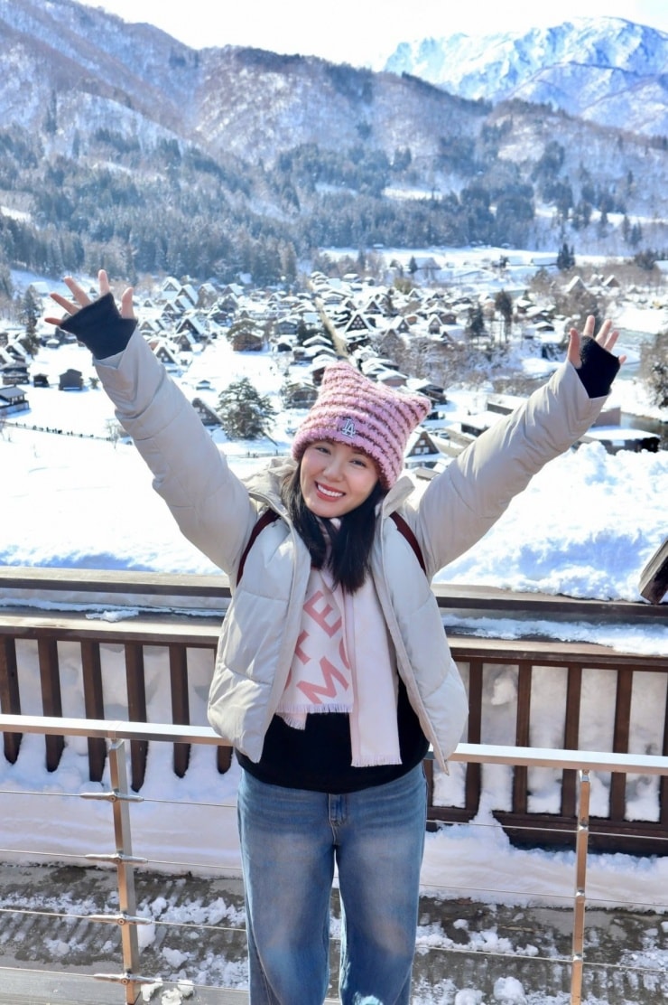 Cảnh vật ven đường đến Shirakawa-go