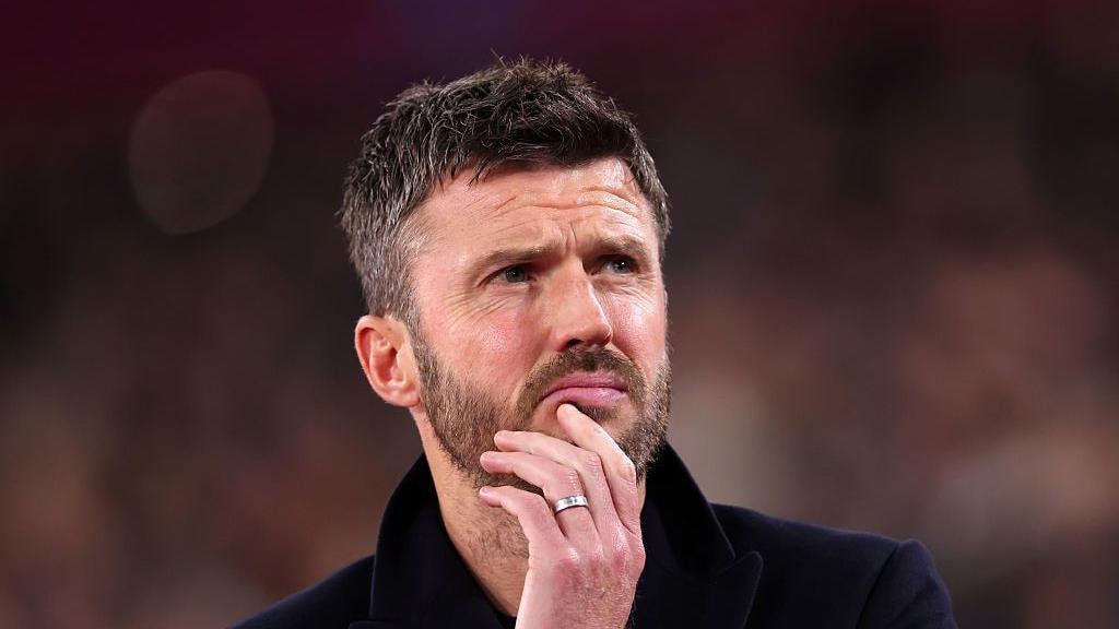 HLV tạm quyền Michael Carrick đối mặt với thử thách tâm lý đội hình.