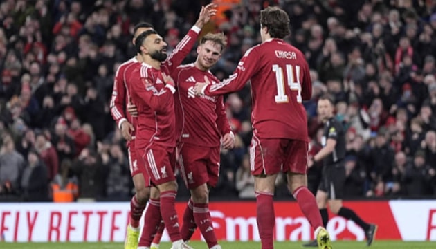Mohamed Salah góp dấu giày vào 2/3 bàn thắng của đội chủ nhà.