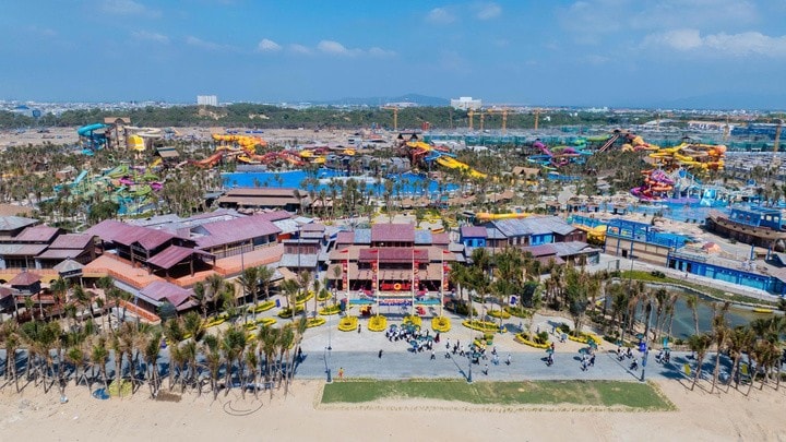 Công viên giải trí bên biển Sun World Vũng Tàu mở cửa đón khách ngày 25 tháng Chạp.