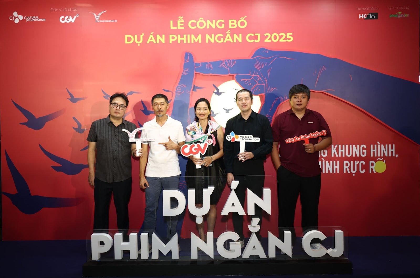 anh-5-hoi-dong-tham-dinh-cua-du-an-phim-ngan-cj-mua-6.jpg