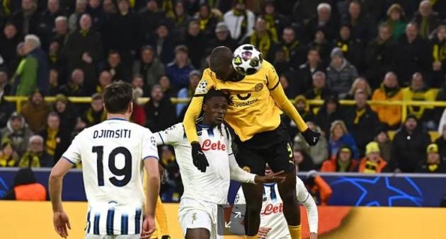 Serhou Guirassy ăn mừng bàn thắng mở tỷ số cho Dortmund trước Atalanta.