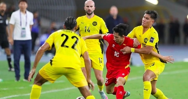 Đội tuyển Malaysia tập luyện trong bối cảnh kín tiếng sau án phạt của FIFA.