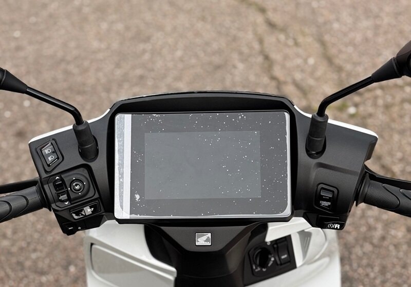 Cụm đồng hồ TFT 7 inch trên Honda CUV e: