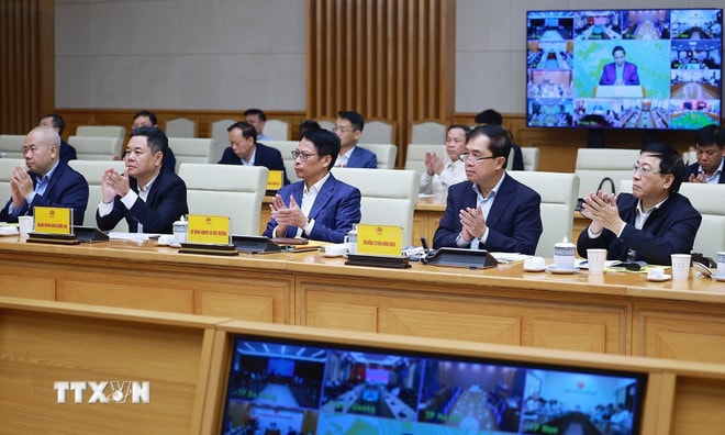 ttxvn-thu-tuong-chu-tri-phien-hop-thu-6-cua-bcd-tu-ve-chinh-sach-nha-o-va-thi-truong-bat-dong-san-4.jpg