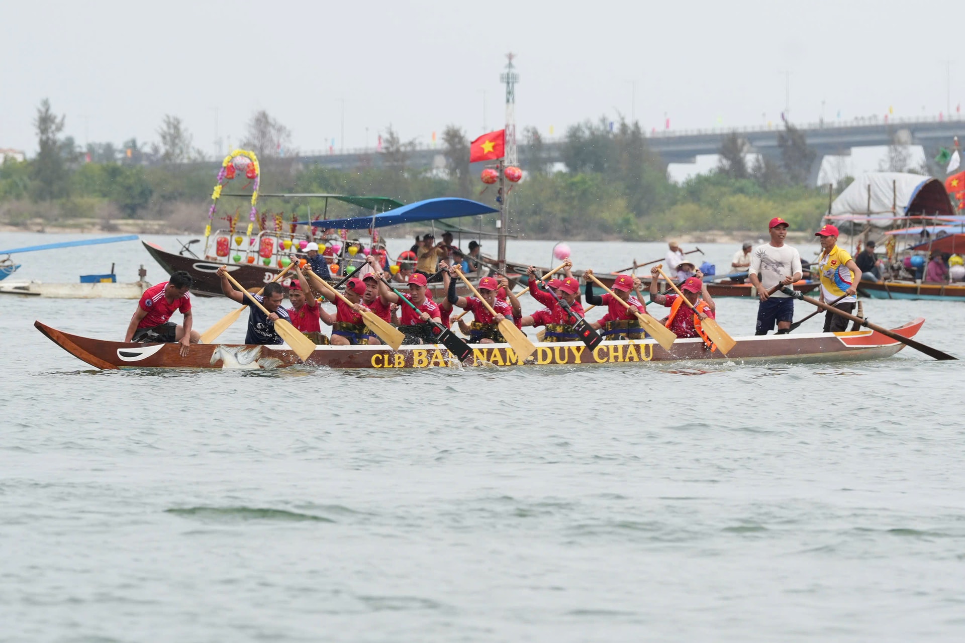 DUA THUYEN 1