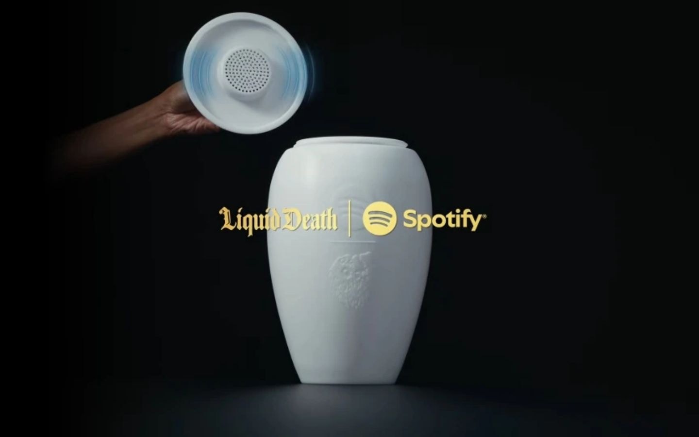 Loa Bluetooth hình hũ tro cốt Eternal Playlist Urn do Spotify và Liquid Death hợp tác sản xuất