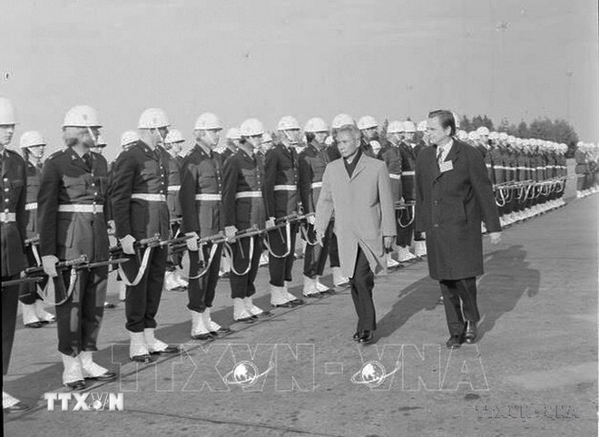 ttxvn-thu-tuong-ham-van-dong-nha-lanh-dao-binh-di-tai-nang-mot-doi-tan-tuy-vi-dan-vi-nuoc4.jpg