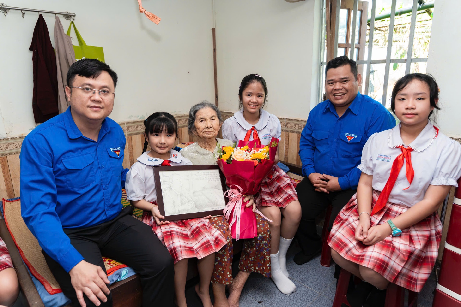 Mô hình “Gìn giữ thơ ca dân gian từ những người mẹ anh hùng” được triển khai tại phường Hòa Xuân. Ảnh: ĐVCC