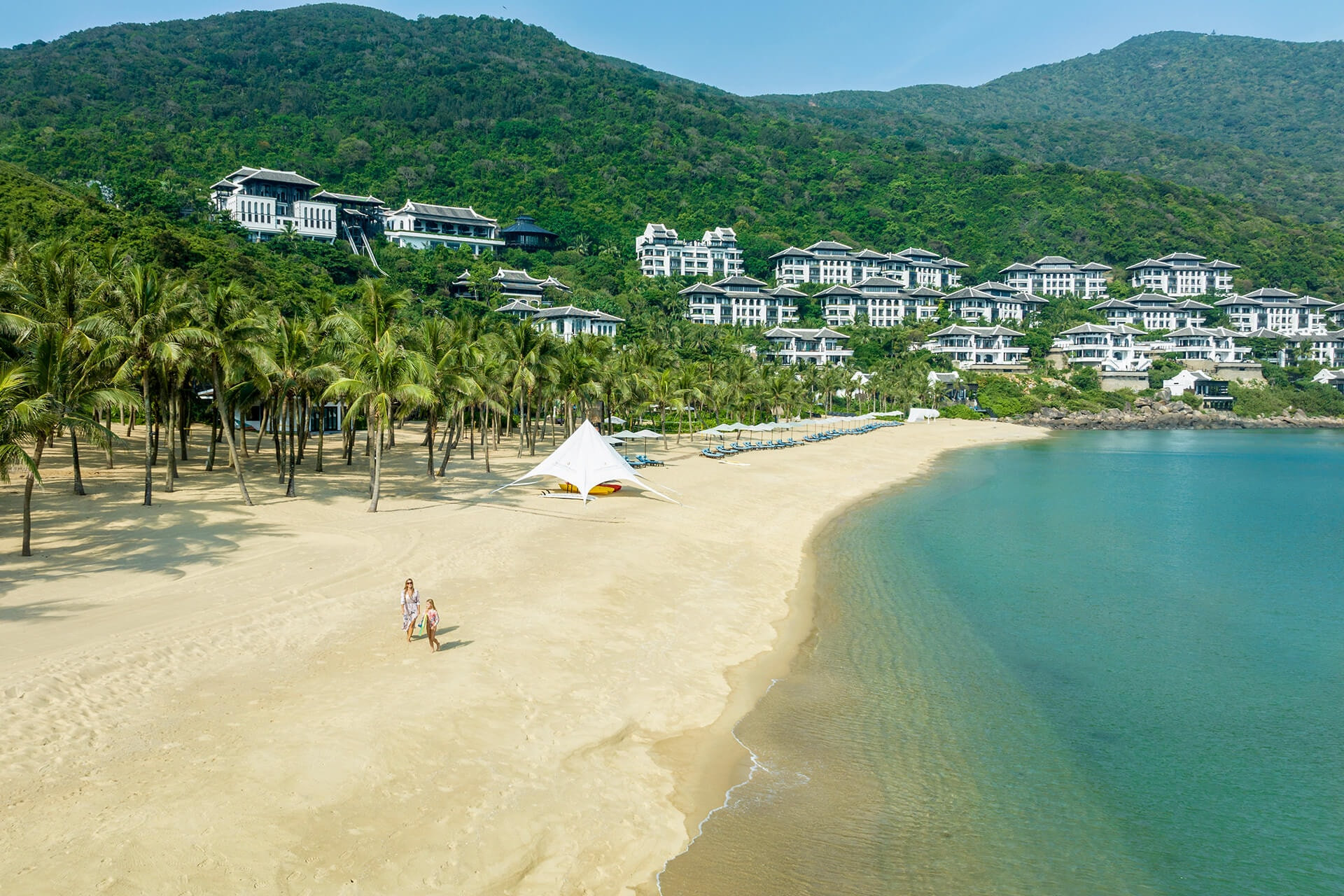 intercontinental-danang-sun-peninsula-resort-over-view-09.jpg