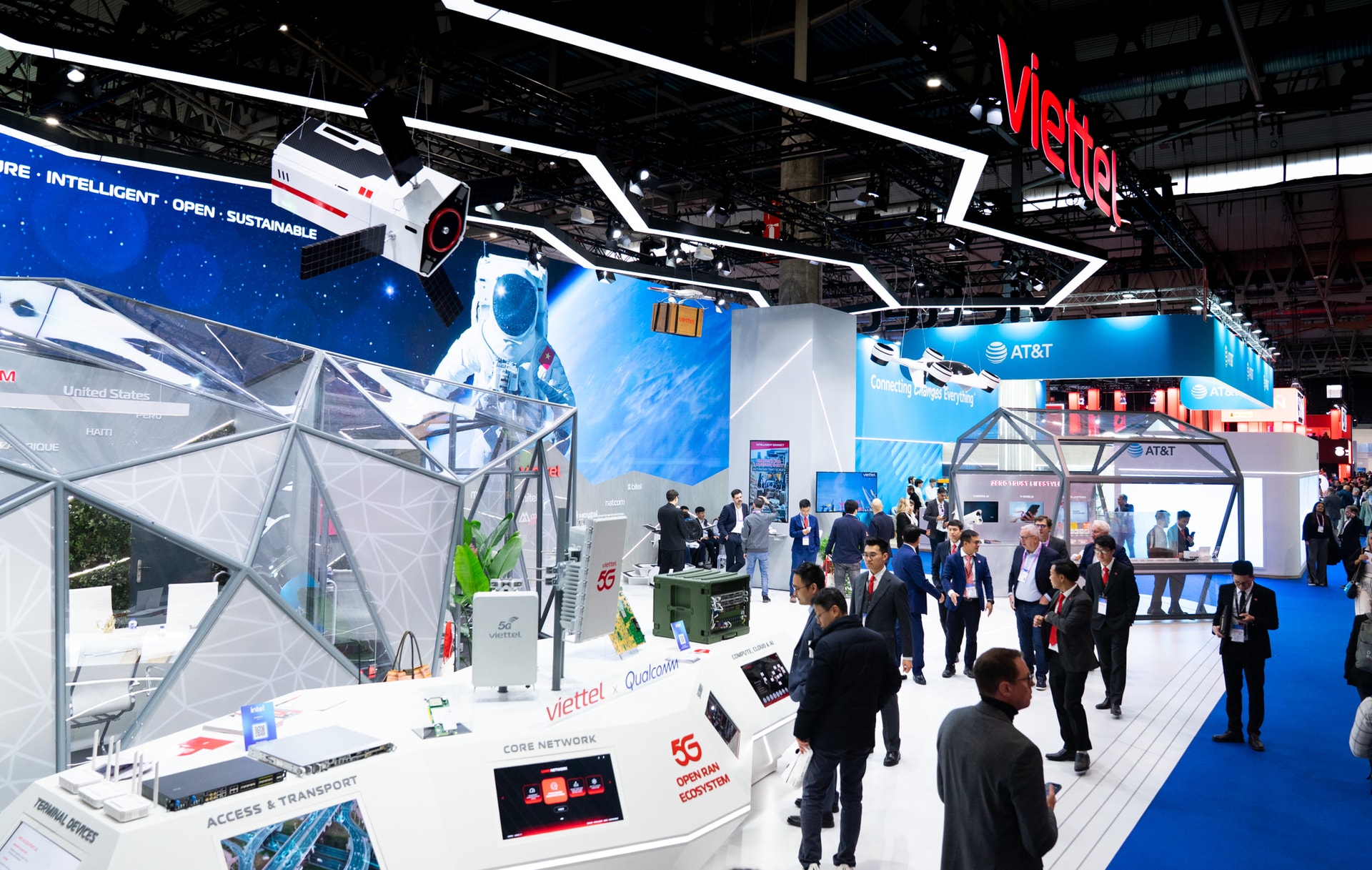 Toan canh gian hang Viettel tai MWC Barcelona 2026 (3)