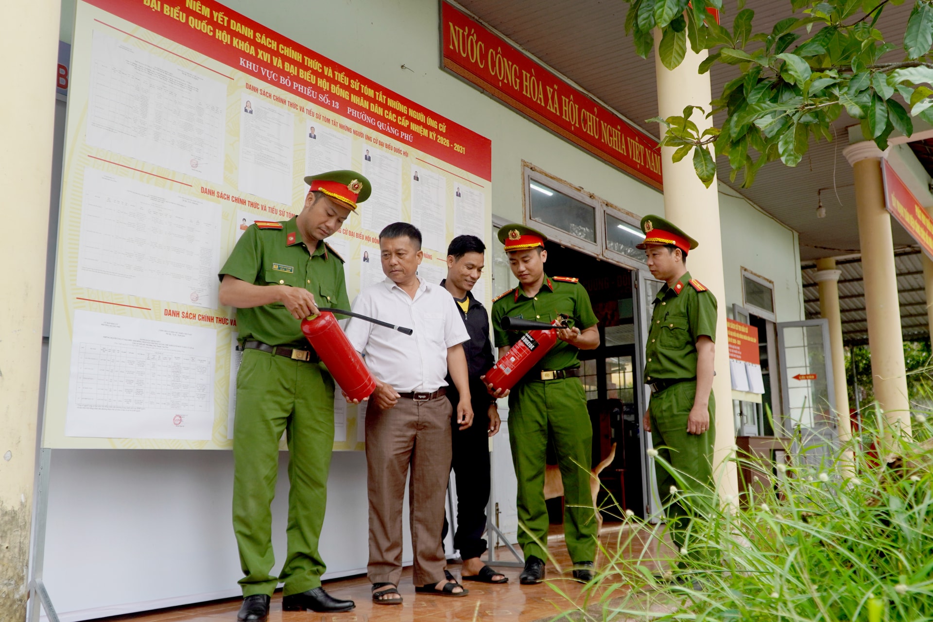 Lực lượng công an tham gia công tác đảm bảo an toàn phục vụ bầu cử