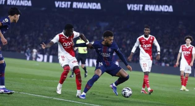 Monaco ăn mừng bàn thắng vào lưới PSG ngay tại sân khách