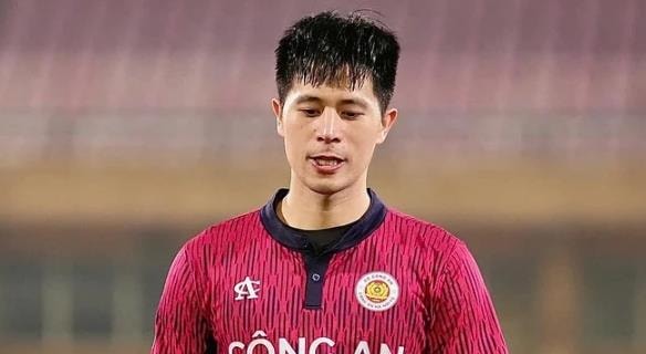 Trung vệ Đình Trọng đánh dấu sự trở lại đầy cảm xúc trong danh sách triệu tập ĐTQG.