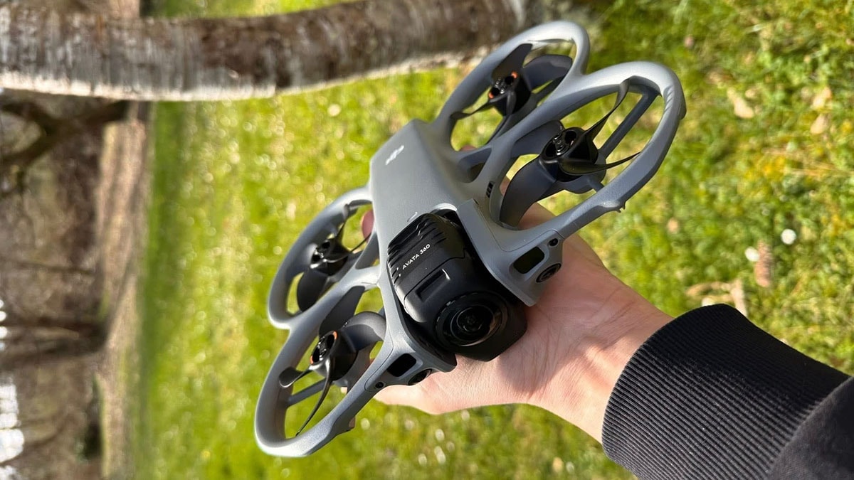 Ảnh thực tế của DJI Avata 360 với hệ thống camera kép trung tâm
