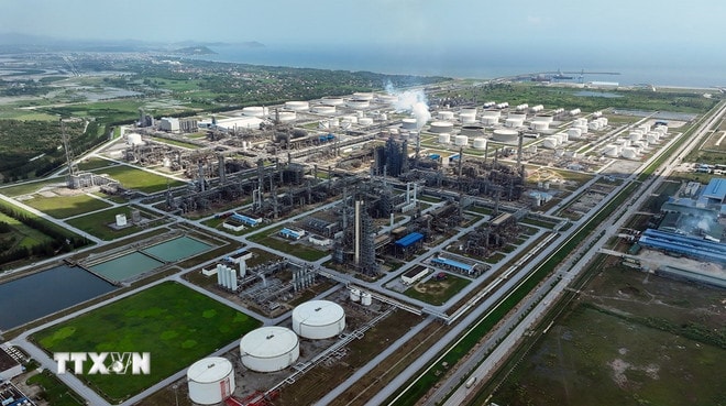 ttxvn-nha-may-loc-hoa-dau-nghi-son-2.jpg
