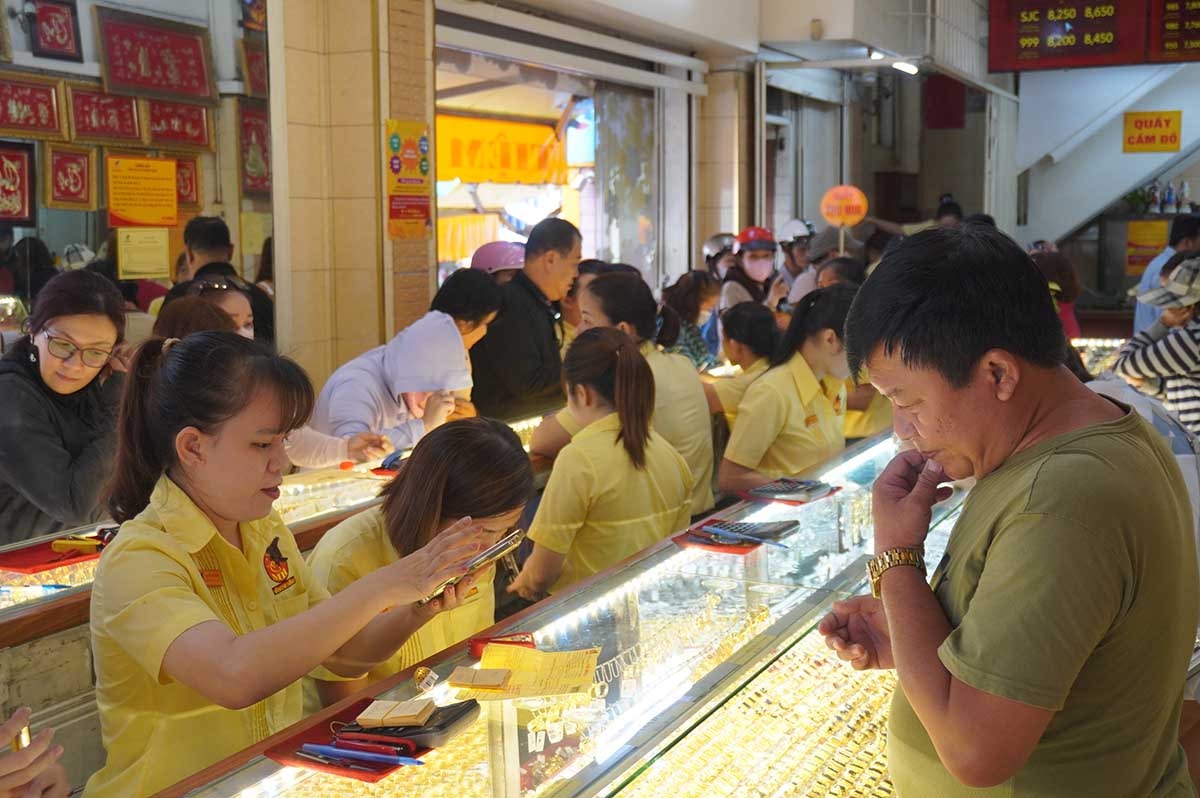 Giá vàng chiều nay 13/3/2026: Giá vàng SJC, giá vàng 24k 9999, vàng thế giới