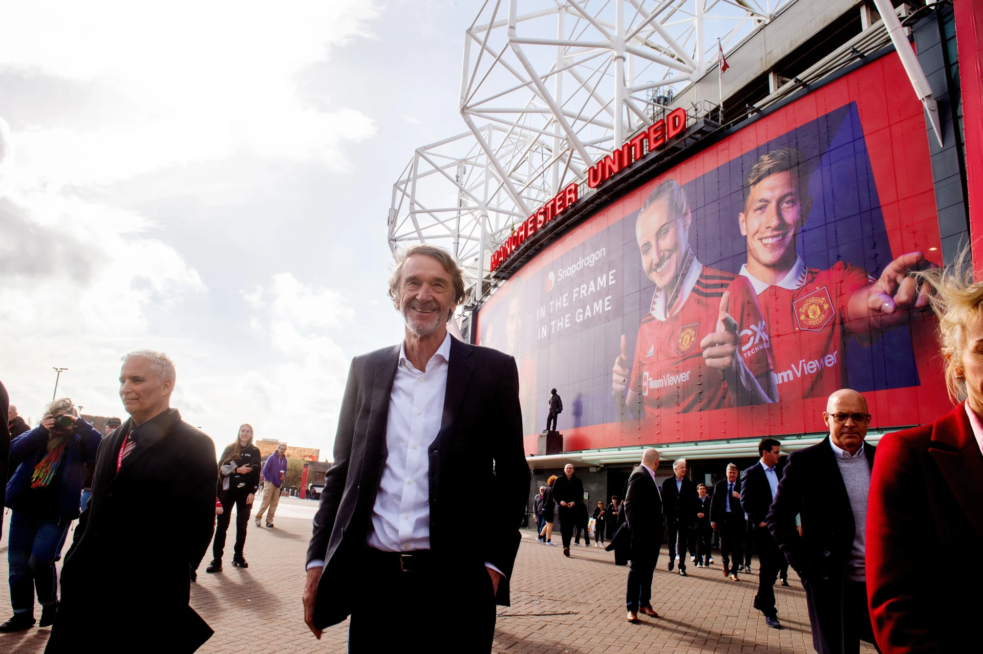 Dự án sân mới của United vẫn giậm chân.