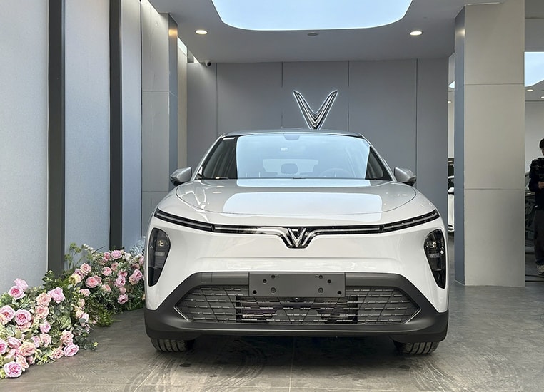 VinFast VF MPV 7 sở hữu mức giá lăn bánh cạnh tranh nhờ các chính sách ưu đãi kép