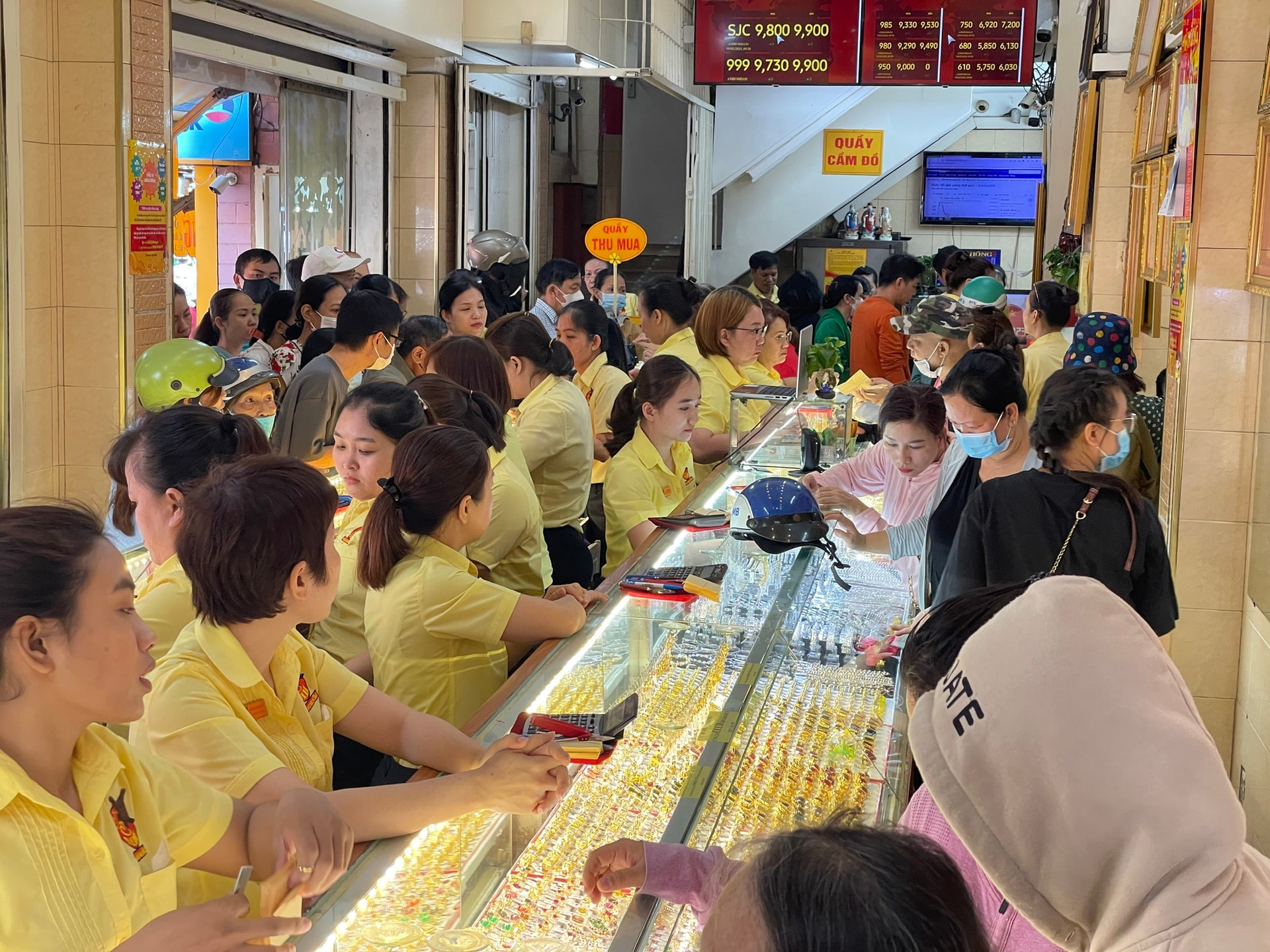 Giá vàng chiều nay 15/3/2026: Giá vàng SJC, giá vàng 24k 9999, vàng thế giới