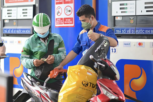 Biểu đồ điều chỉnh giá xăng dầu trong nước từ 22h ngày 12/3/2026 với sự biến động trái chiều giữa các mặt hàng.