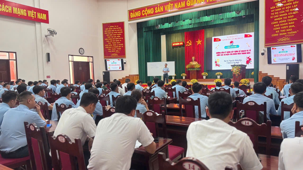 16-3taphuandoan.jpg