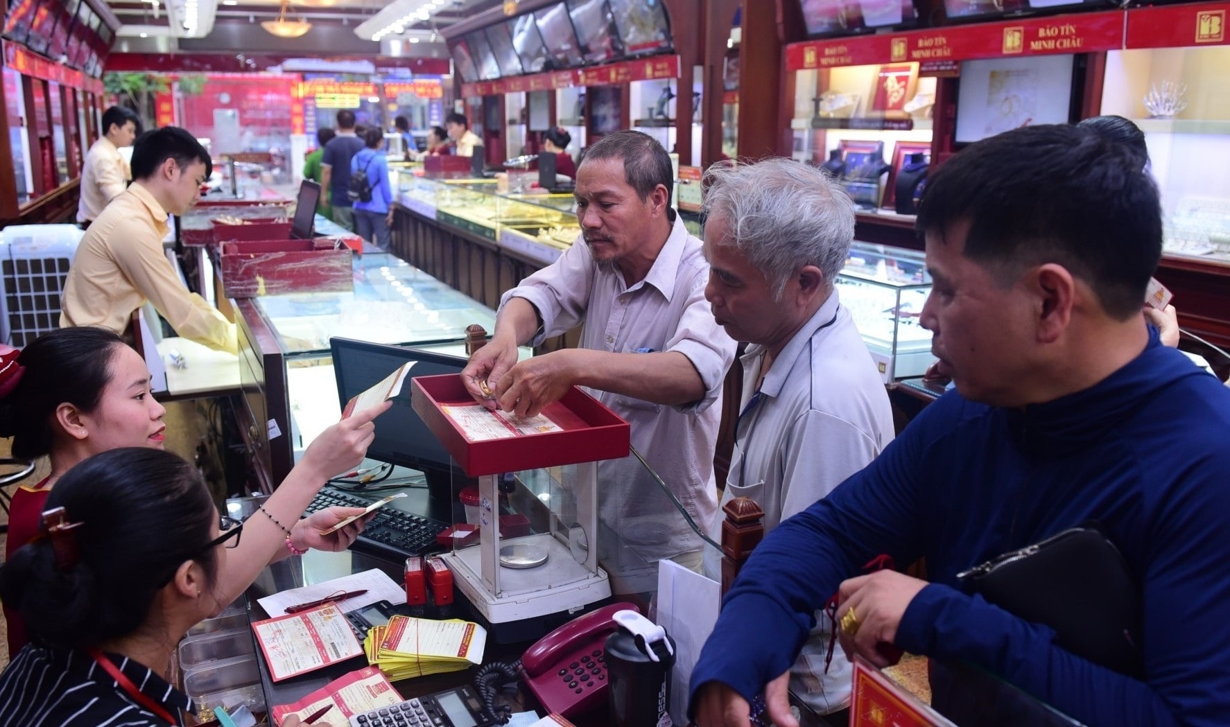 Giá vàng hôm nay 17/3/2026: Giá vàng SJC DOJI BTMC PNJ, giá vàng nhẫn, vàng thế giới