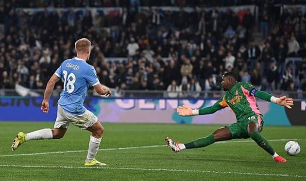 Cầu thủ Lazio ăn mừng chiến thắng quan trọng trước AC Milan.