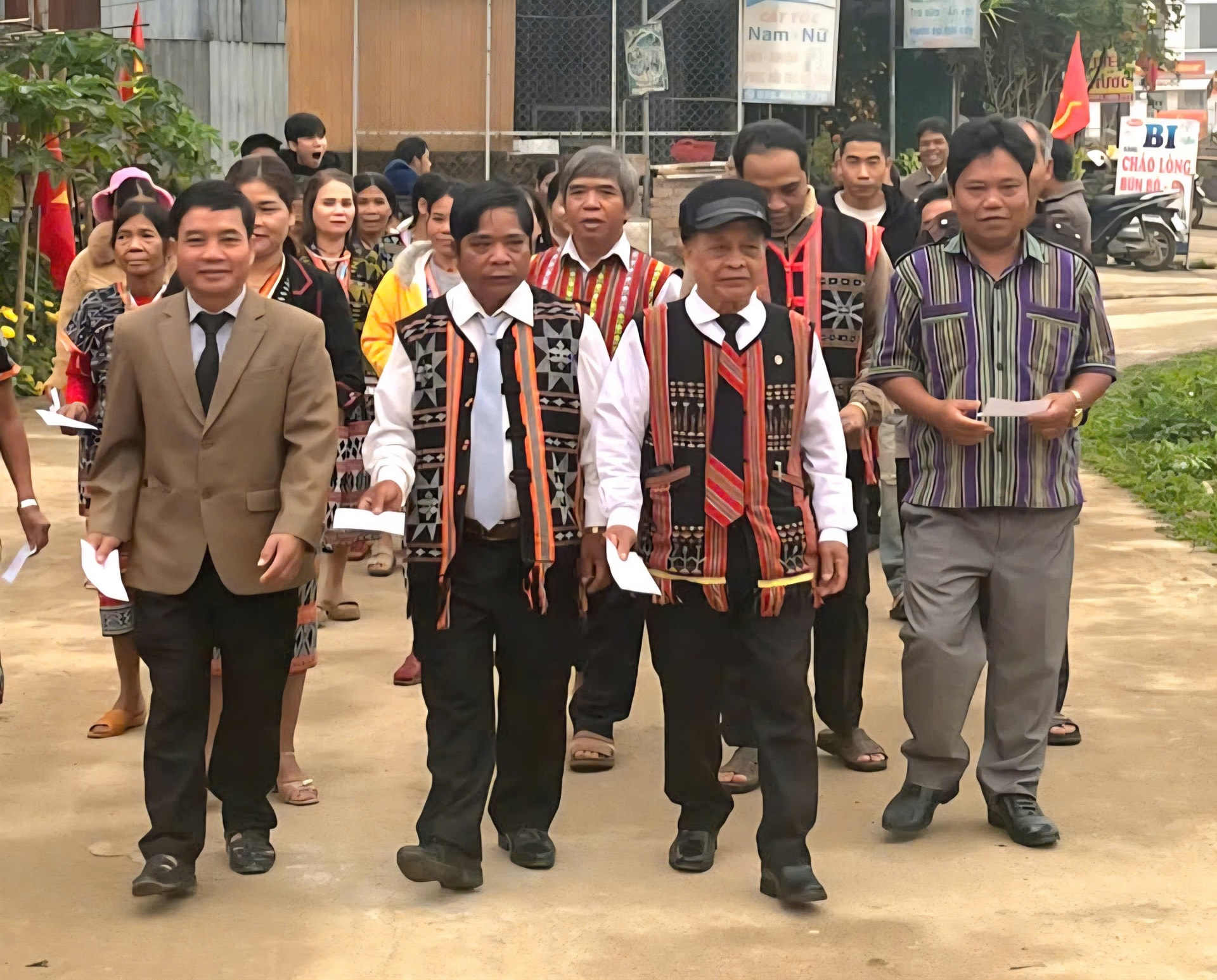 Ngày hội non sông và trọng trách trước Nhân dân- Ảnh 5. Ngày hội non sông và trọng trách trước Nhân dân- Ảnh 5.