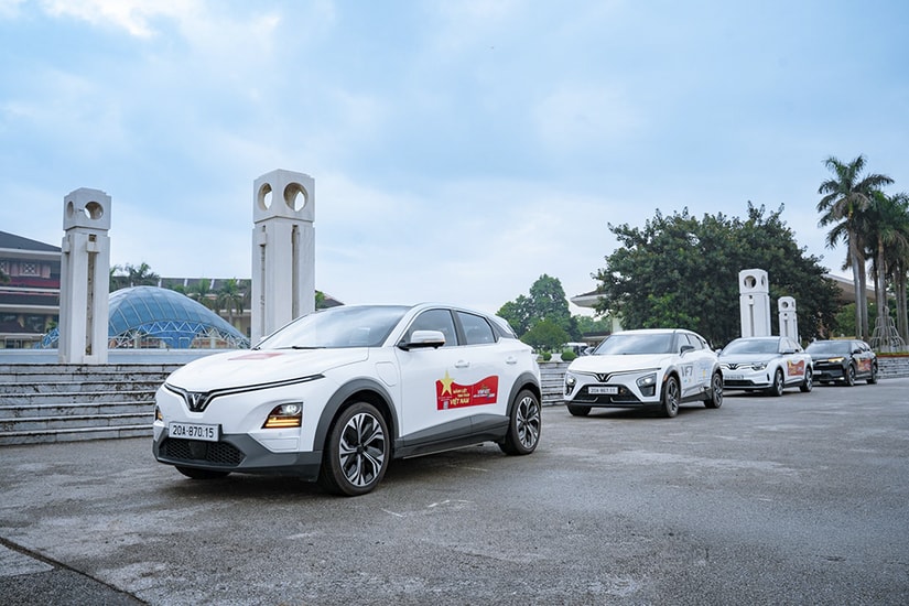 Giao diện thông báo cảnh báo xâm nhập trên điện thoại giúp chủ xe phản ứng kịp thời với các rủi ro an ninh