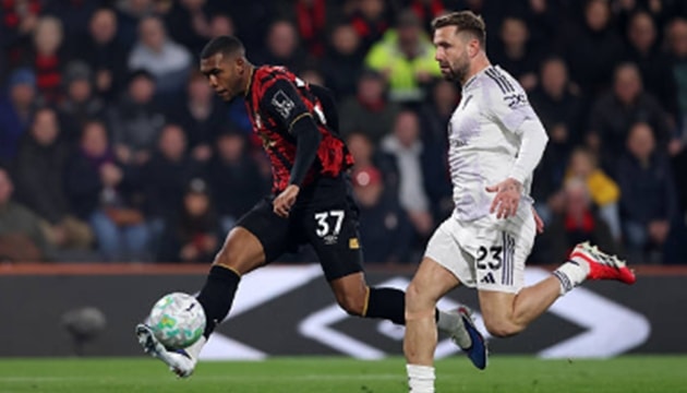 Hậu vệ trái: Luke Shaw (6.8 điểm)